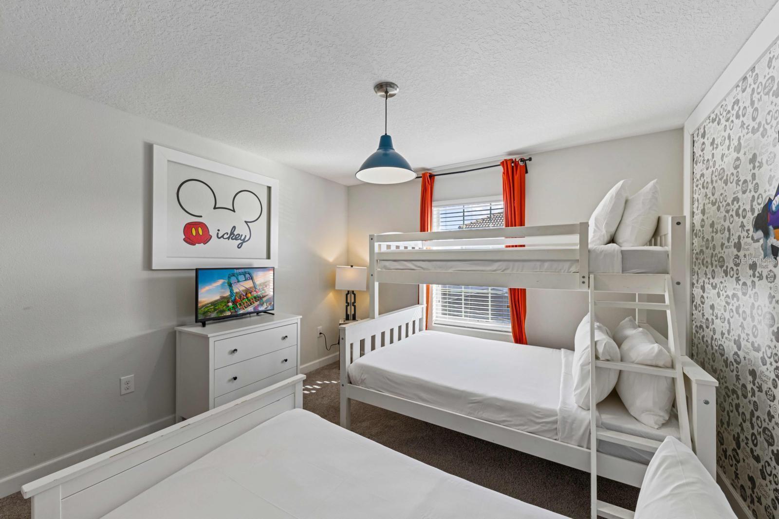 8990 STINGER DR, CHAMPIONS GATE, FL, 33896