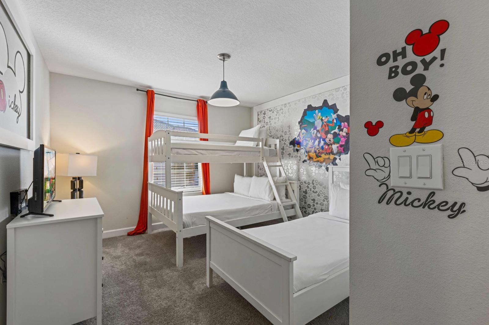 8990 STINGER DR, CHAMPIONS GATE, FL, 33896