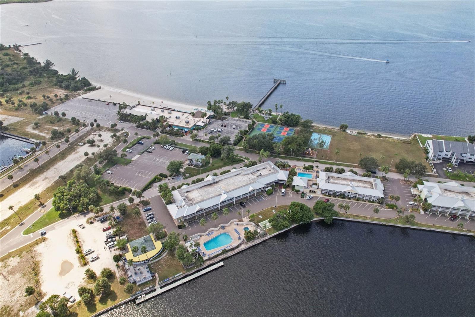 611 DESTINY DR, RUSKIN, FL, 33570