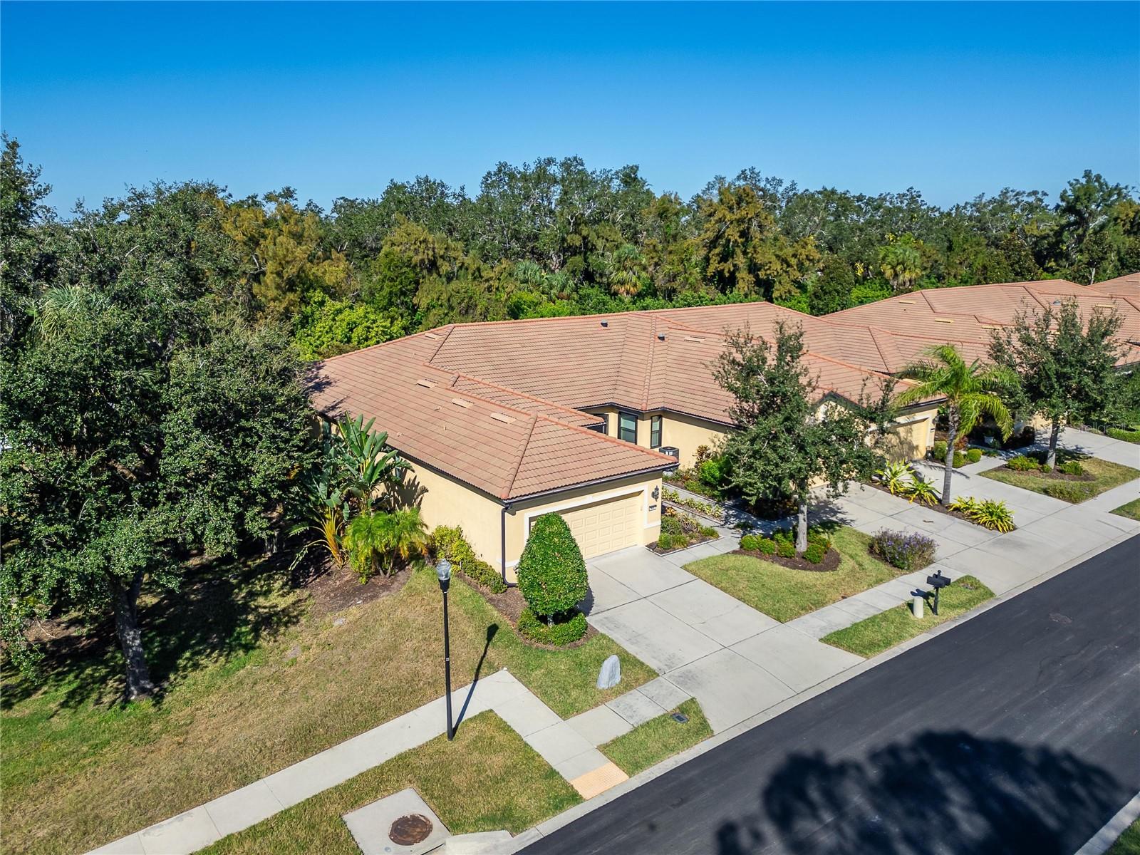 420 CEDAR FALLS DR, APOLLO BEACH, FL, 33572