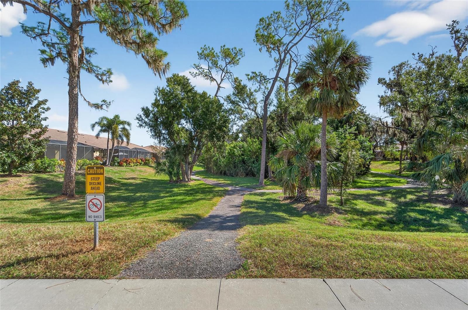 420 CEDAR FALLS DR, APOLLO BEACH, FL, 33572