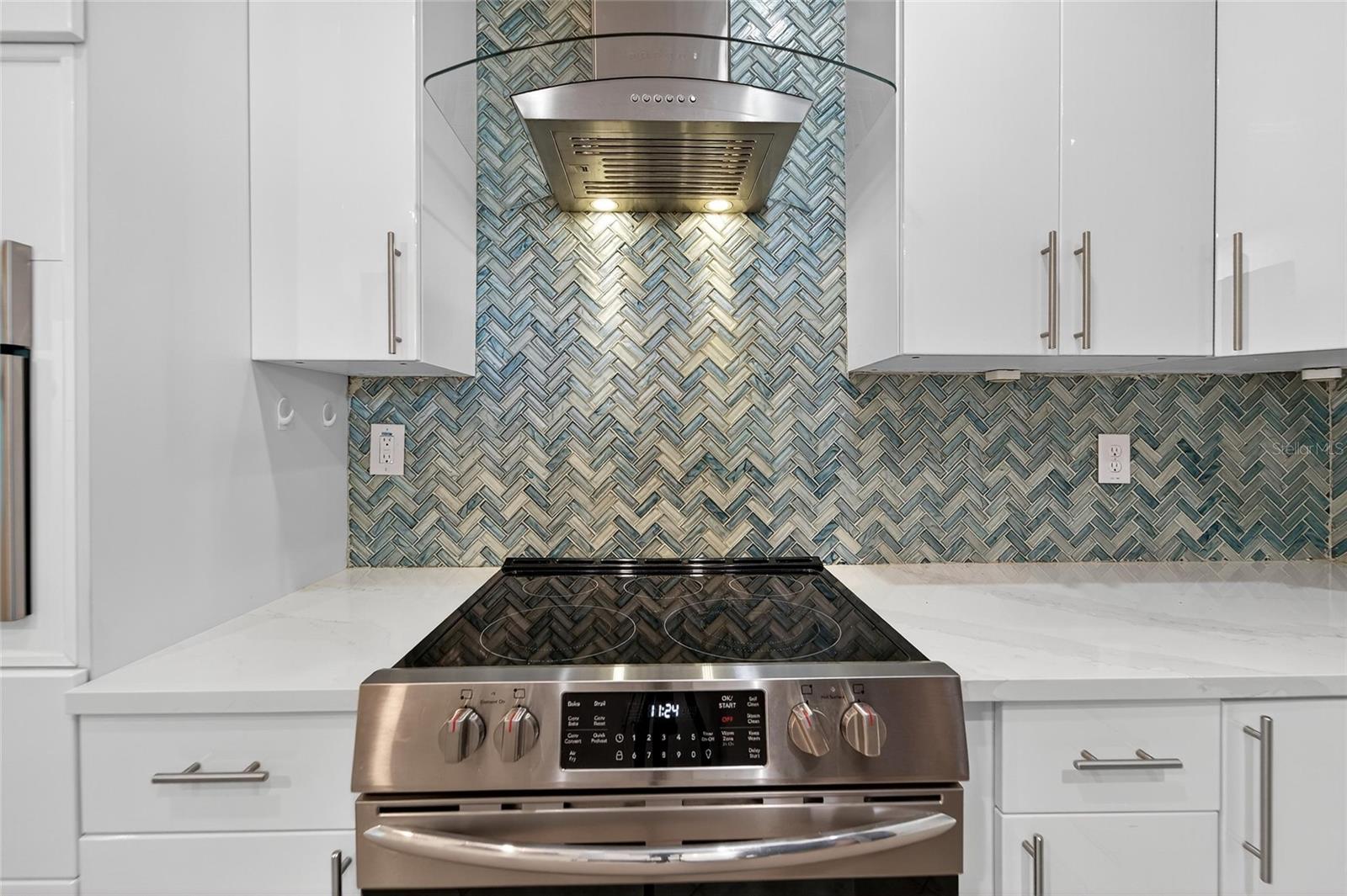 420 CEDAR FALLS DR, APOLLO BEACH, FL, 33572