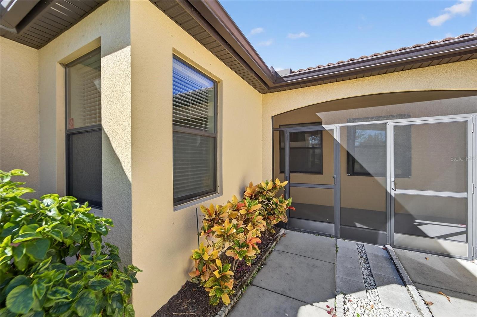 420 CEDAR FALLS DR, APOLLO BEACH, FL, 33572