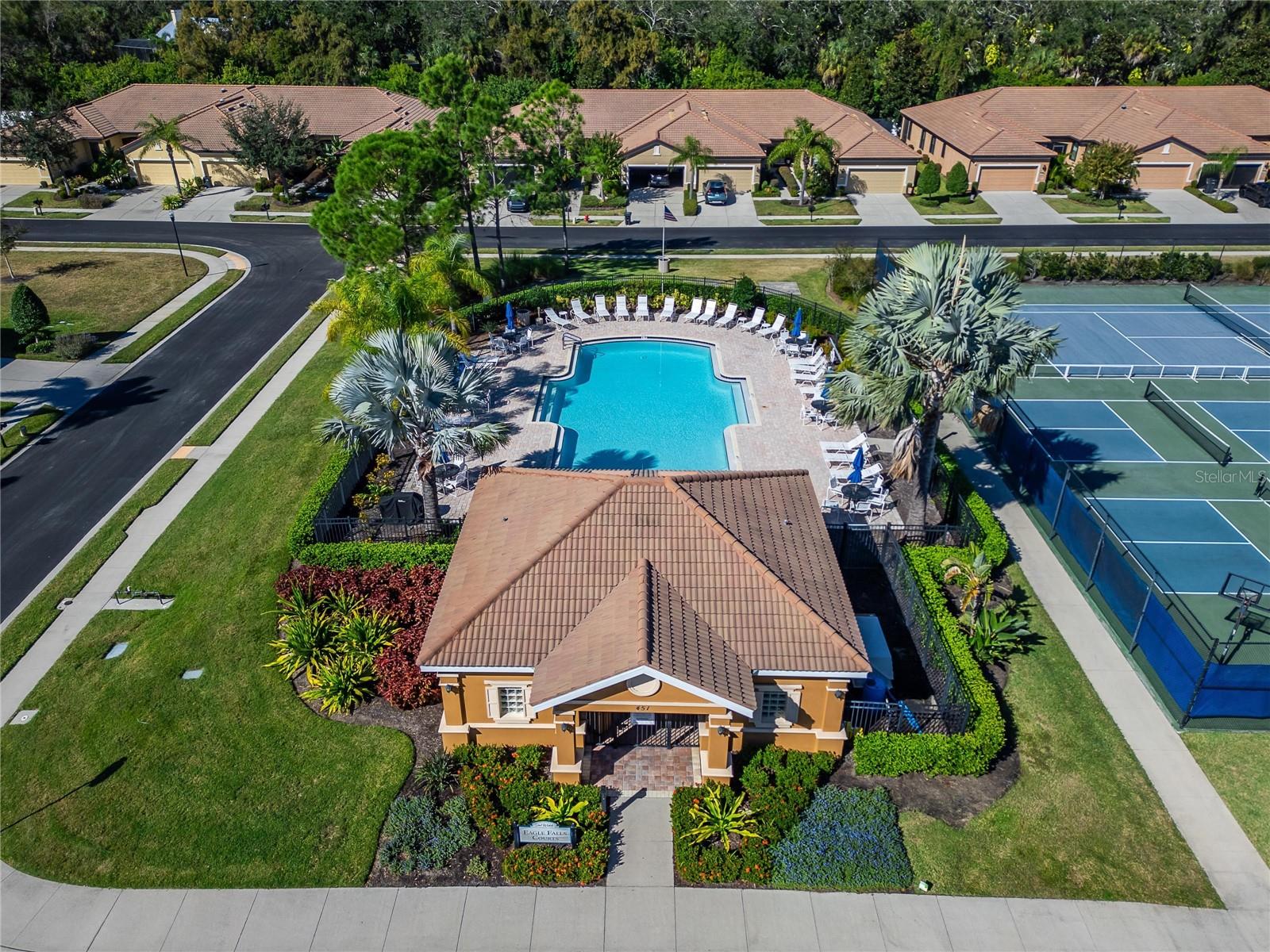 420 CEDAR FALLS DR, APOLLO BEACH, FL, 33572