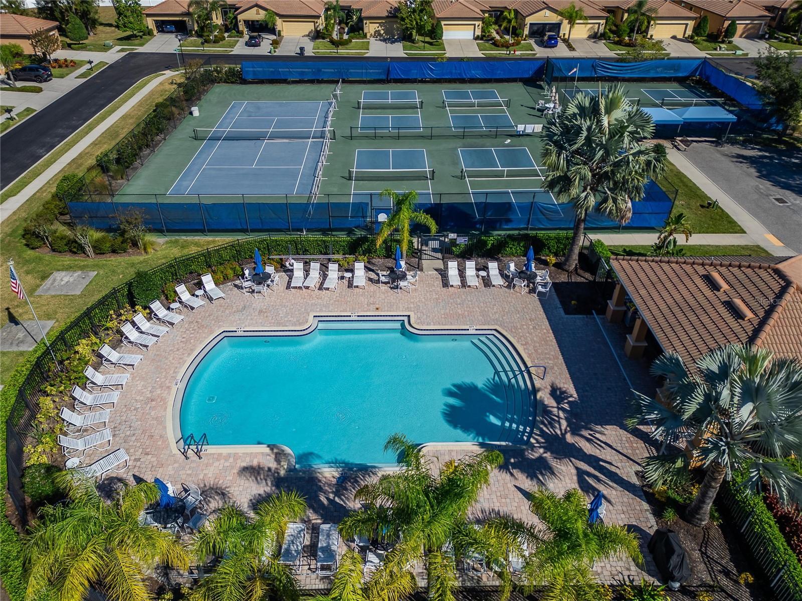 420 CEDAR FALLS DR, APOLLO BEACH, FL, 33572