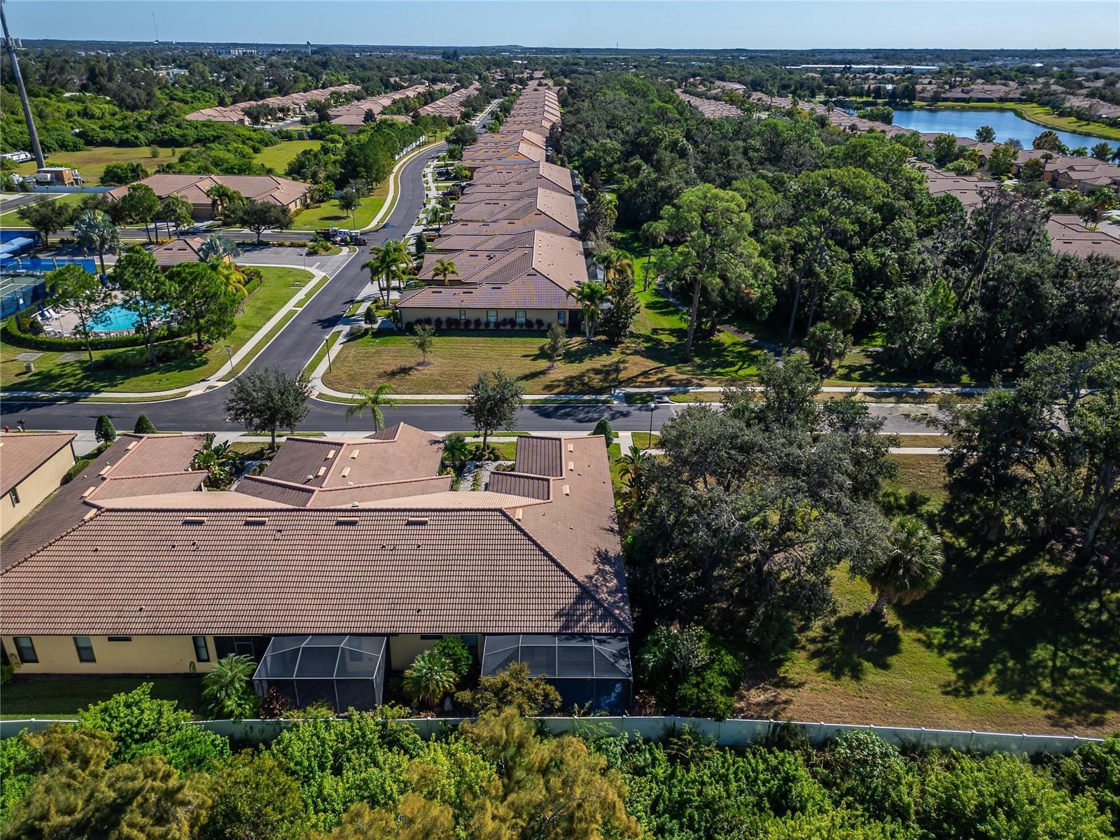 420 CEDAR FALLS DR, APOLLO BEACH, FL, 33572