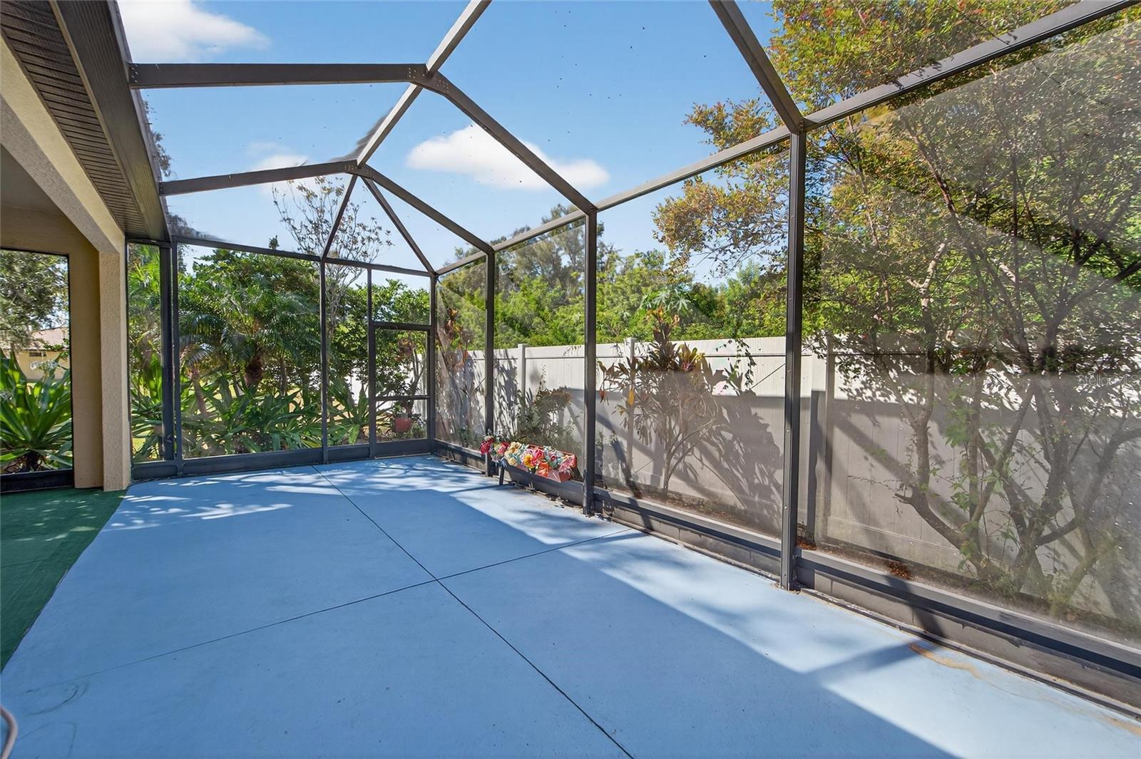 420 CEDAR FALLS DR, APOLLO BEACH, FL, 33572