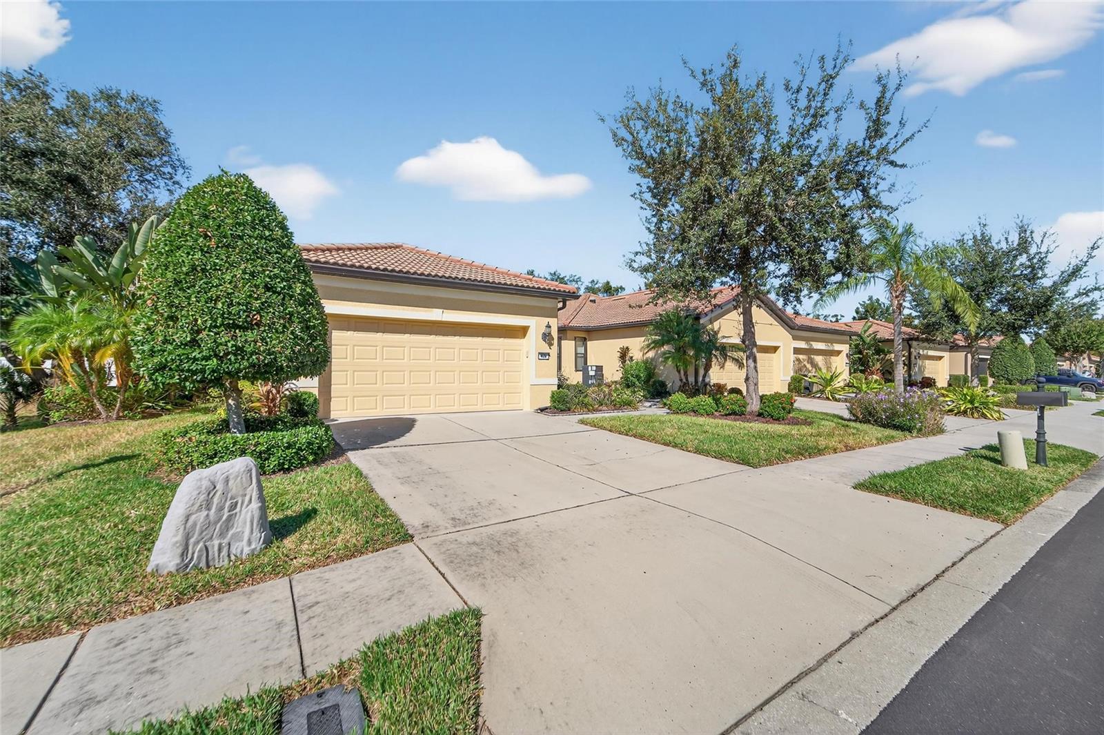 420 CEDAR FALLS DR, APOLLO BEACH, FL, 33572