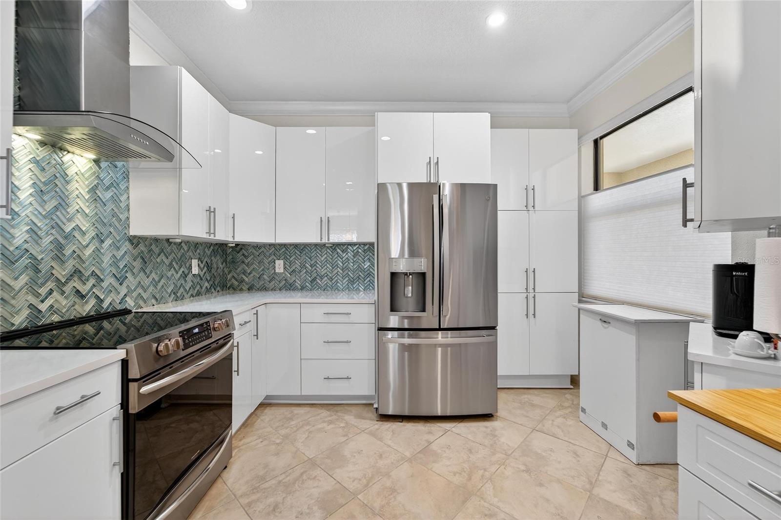 420 CEDAR FALLS DR, APOLLO BEACH, FL, 33572