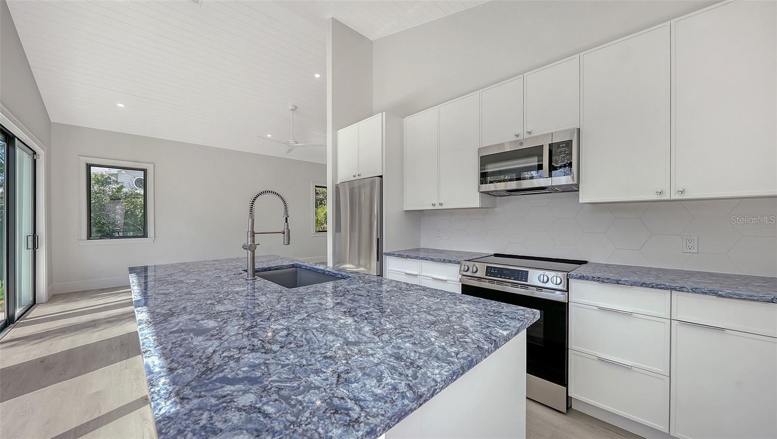 A4667963 Property Photo