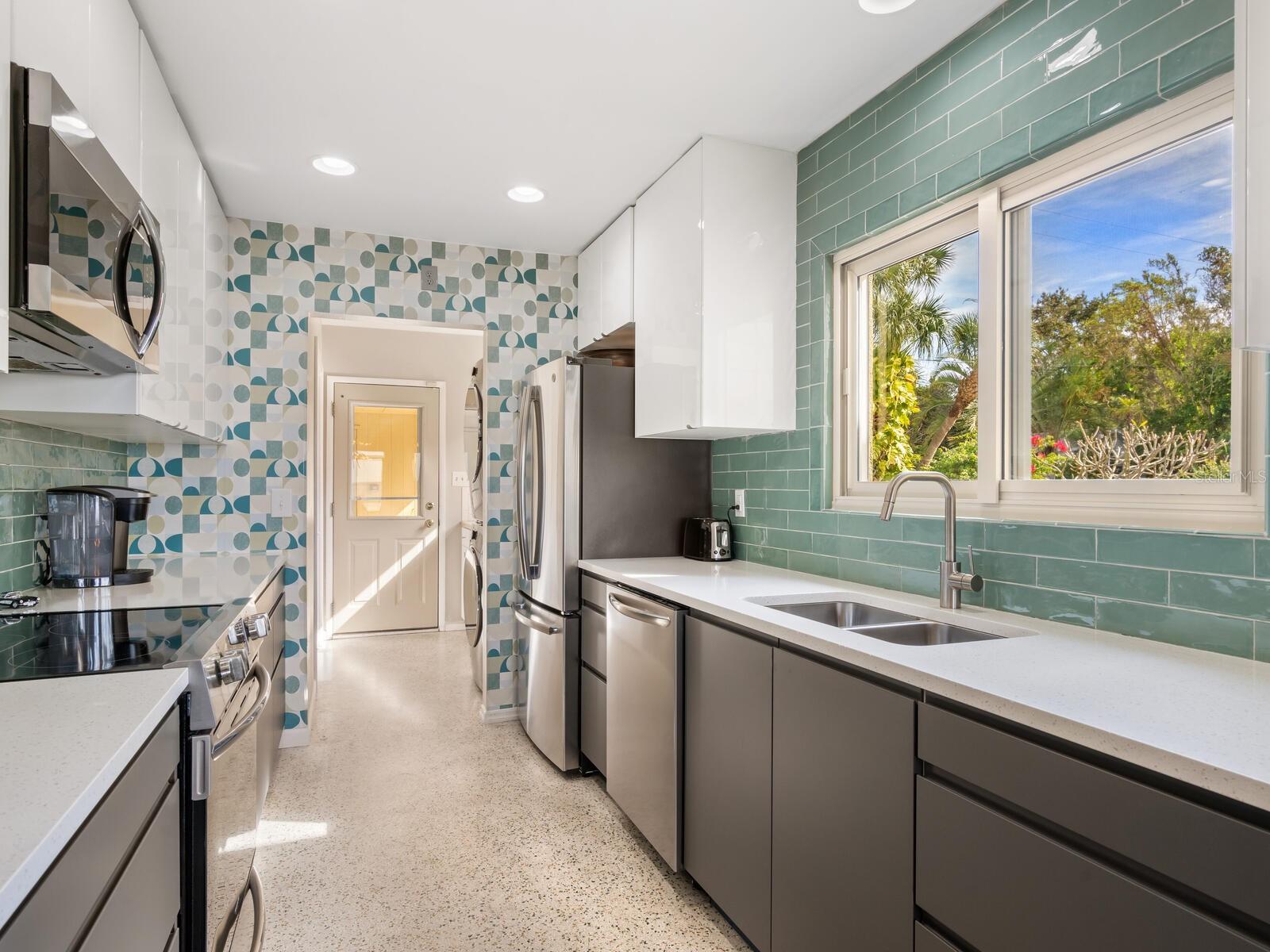 7608 WESTMORELAND DR, SARASOTA, FL, 34243