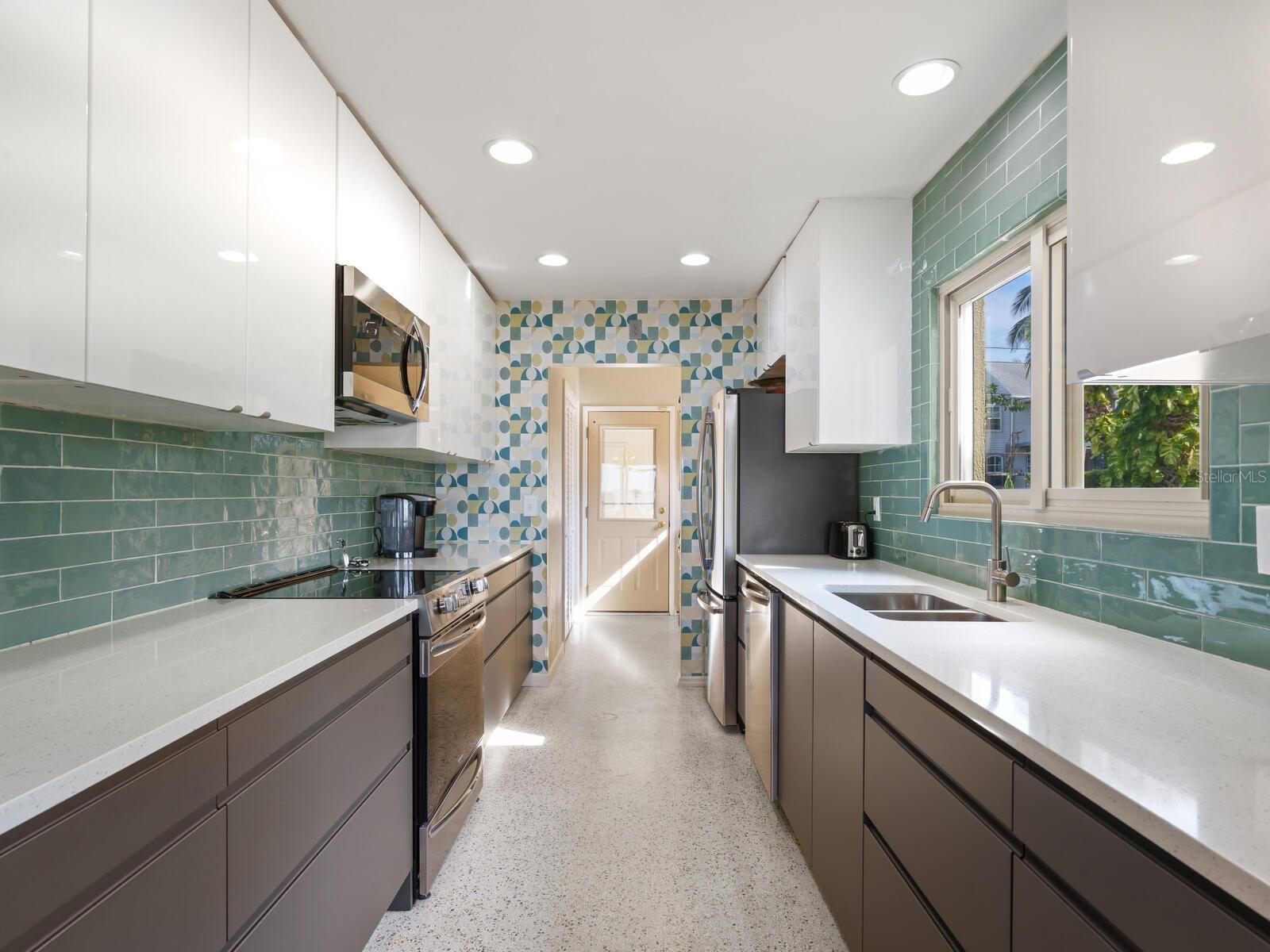 7608 WESTMORELAND DR, SARASOTA, FL, 34243