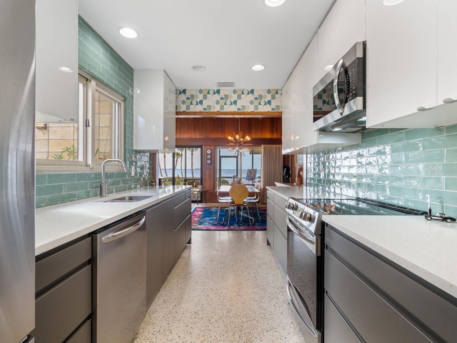 7608 WESTMORELAND DR, SARASOTA, FL, 34243