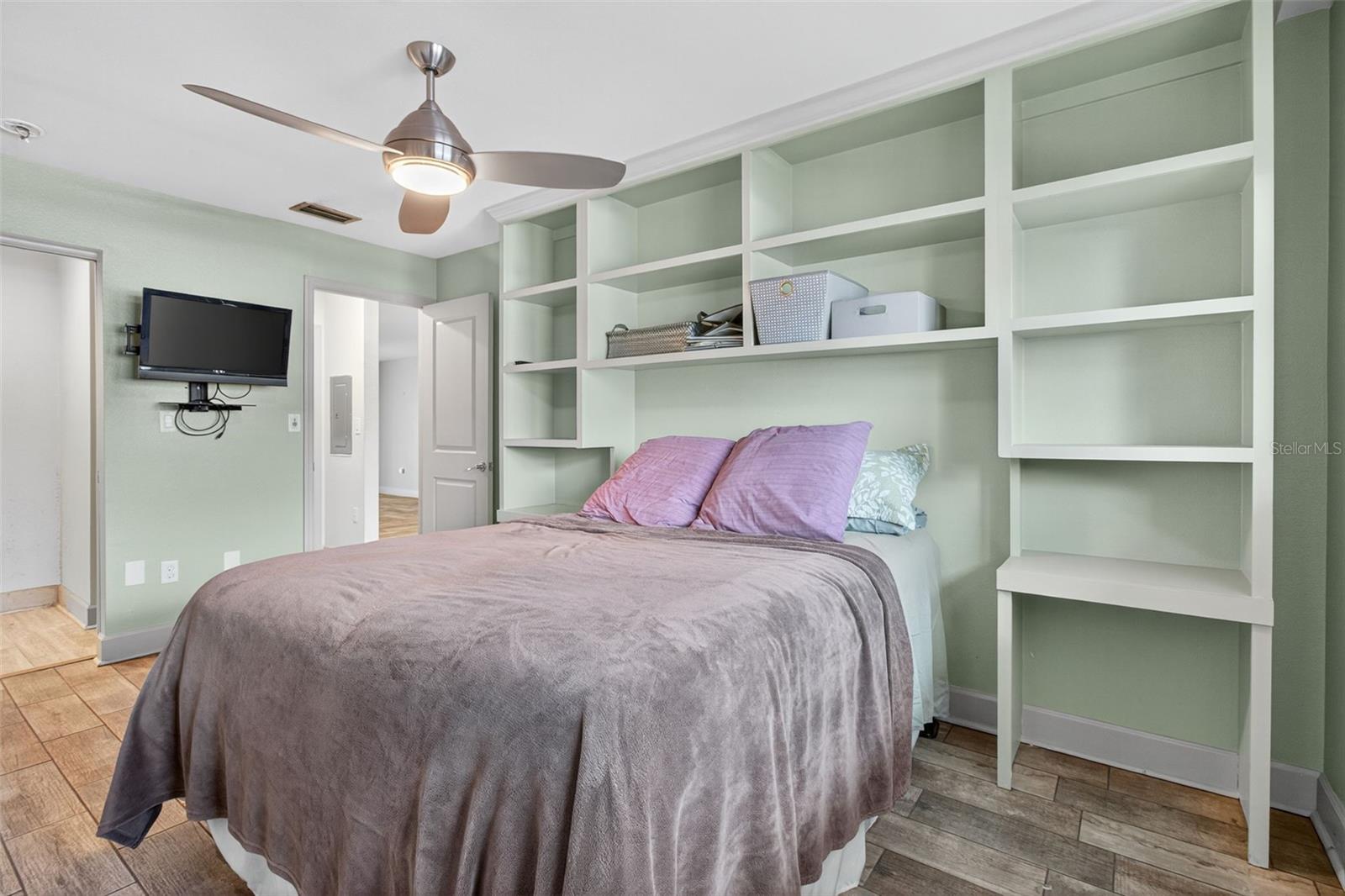 5530 80TH ST N #B106, ST PETERSBURG, FL, 33709