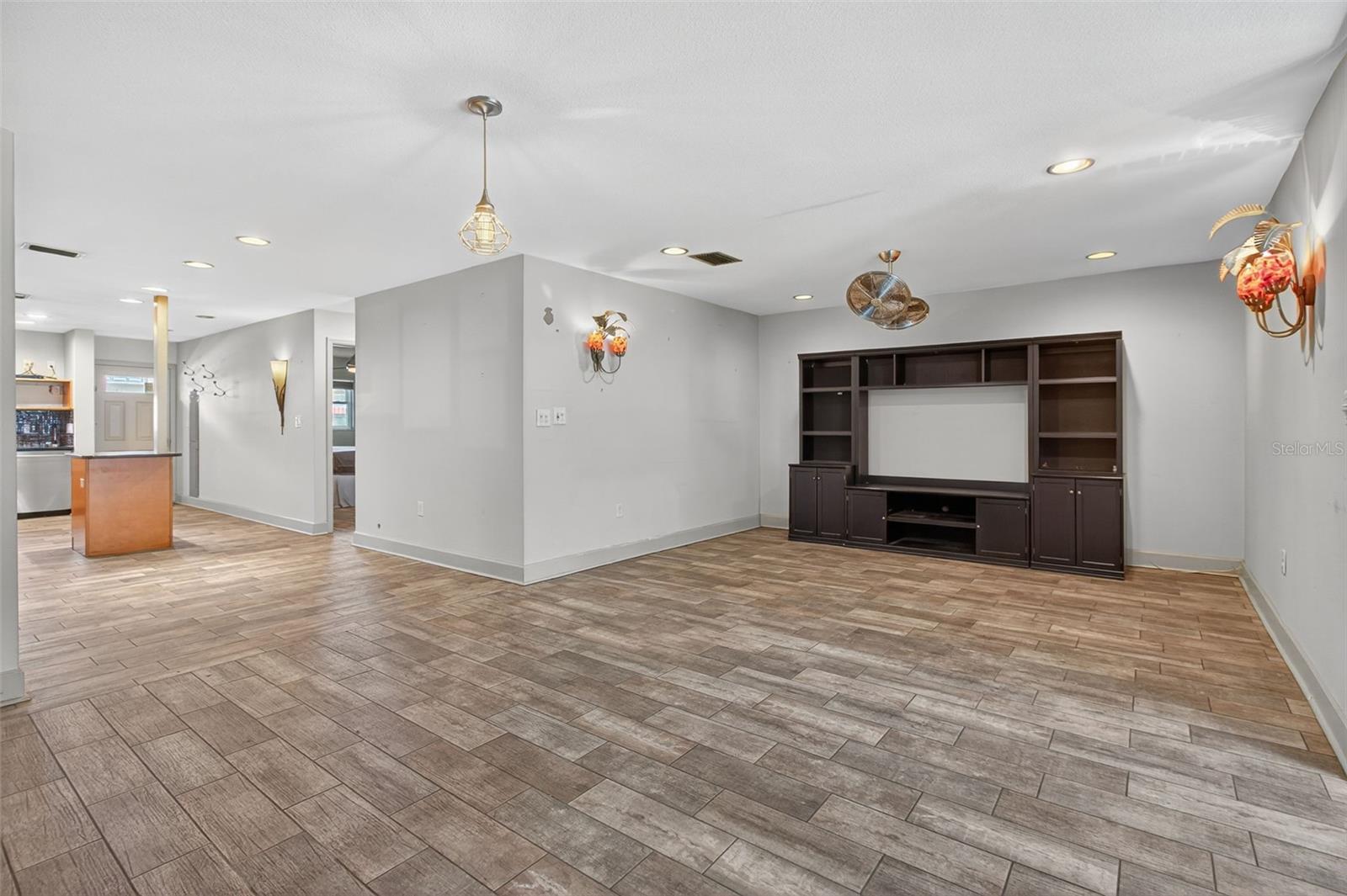 5530 80TH ST N #B106, ST PETERSBURG, FL, 33709