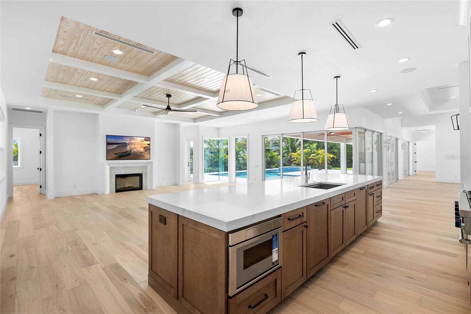 TB8436391 Property Photo