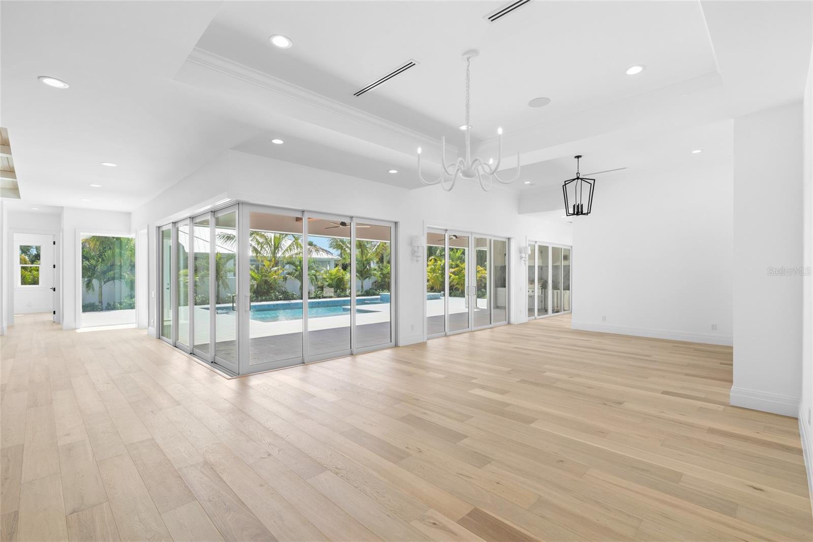 TB8436391 Property Photo