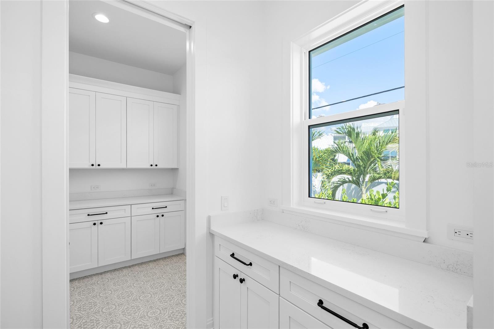 TB8436391 Property Photo