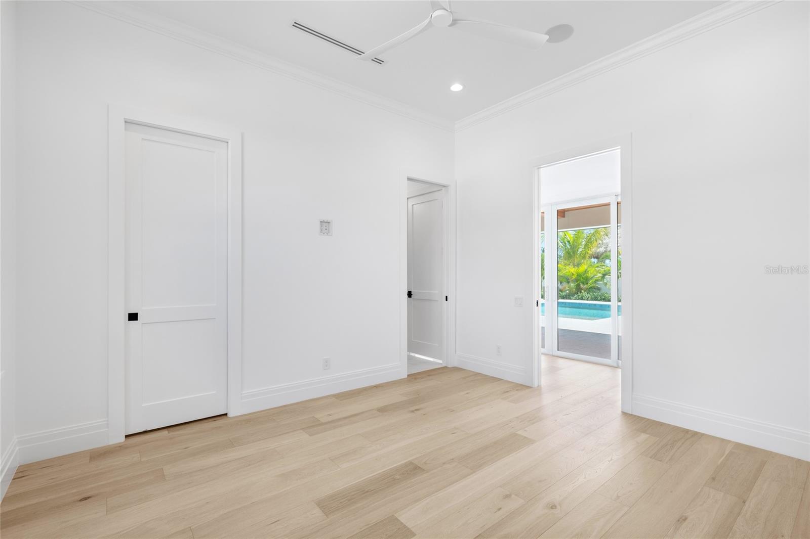 TB8436391 Property Photo