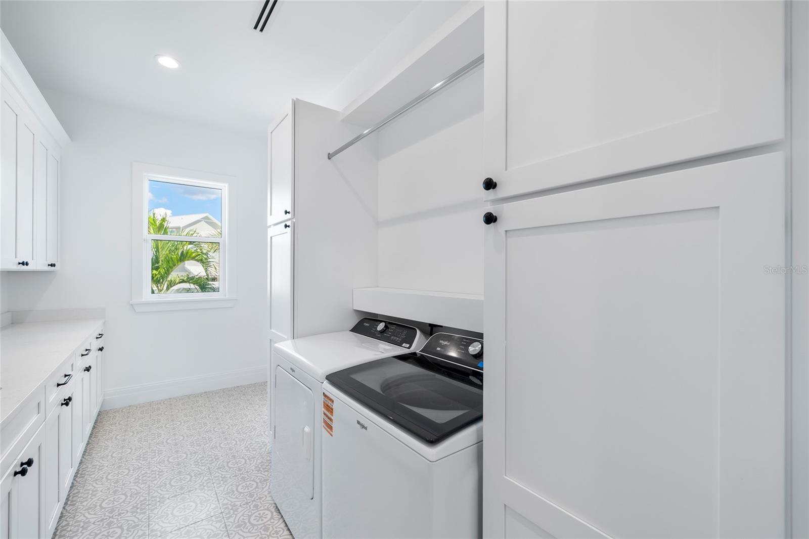 TB8436391 Property Photo