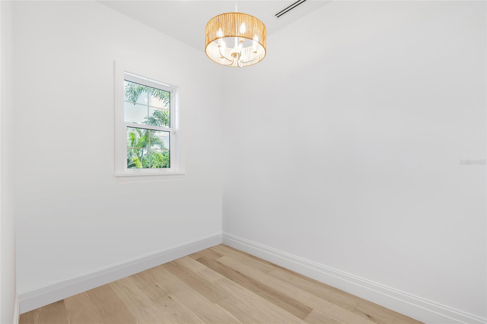 TB8436391 Property Photo