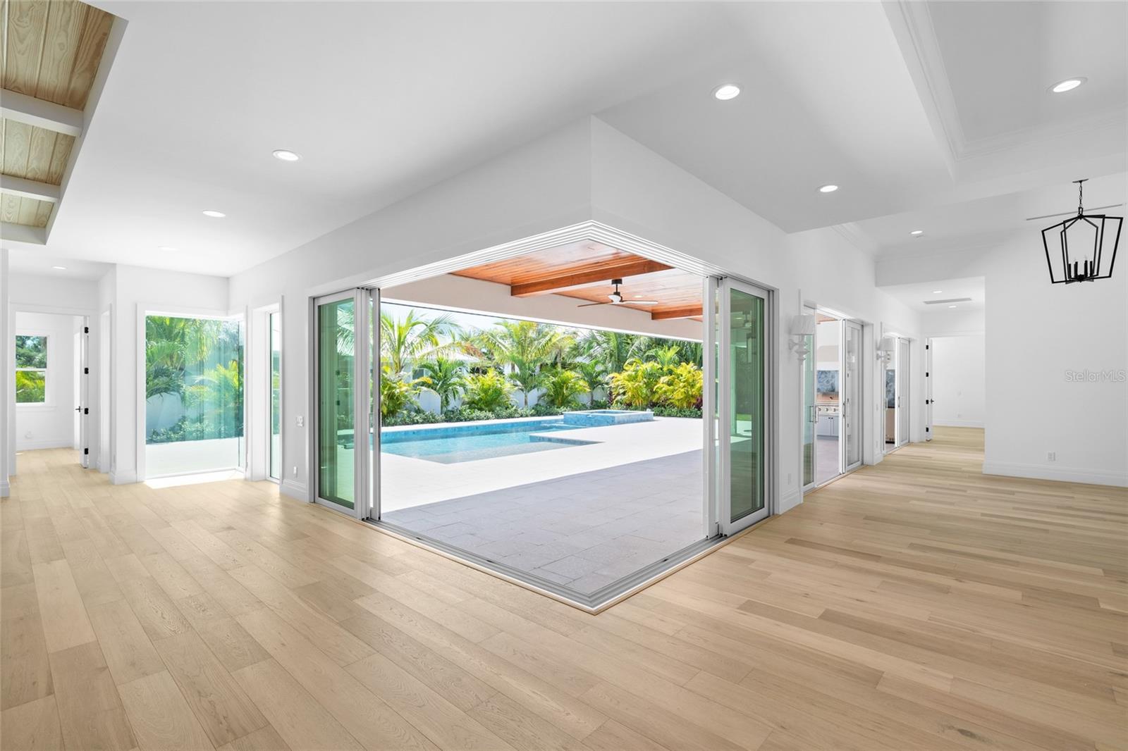 TB8436391 Property Photo