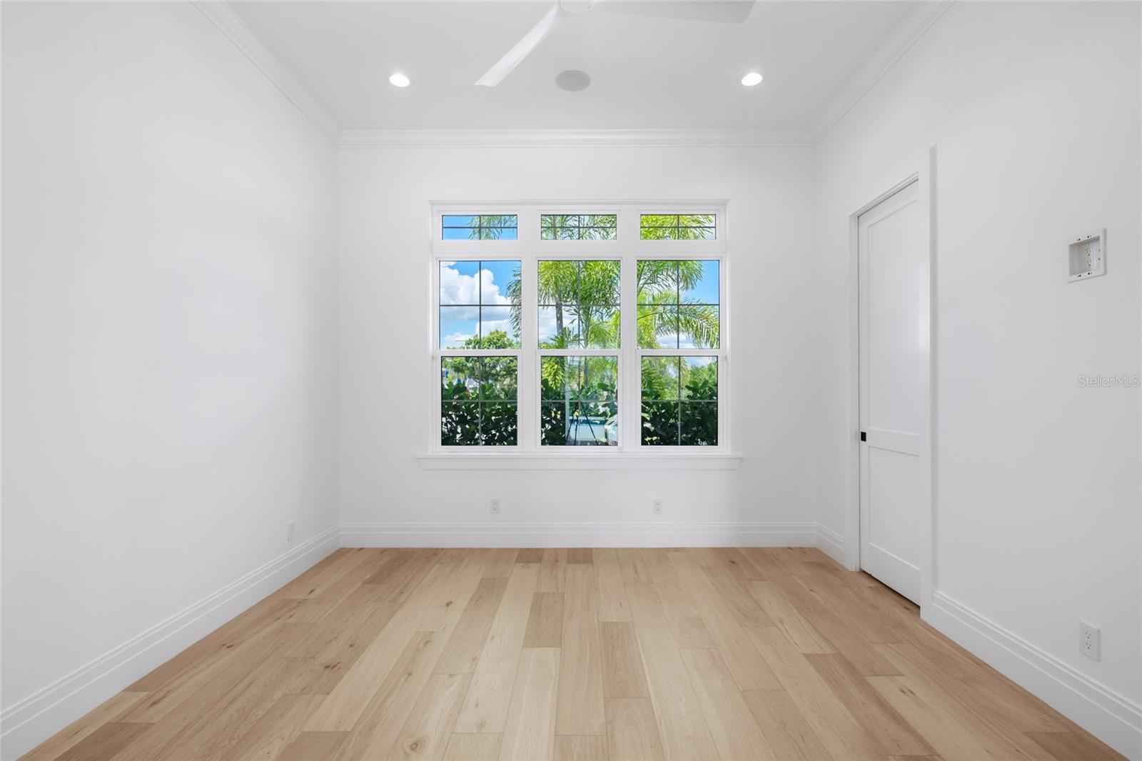 TB8436391 Property Photo