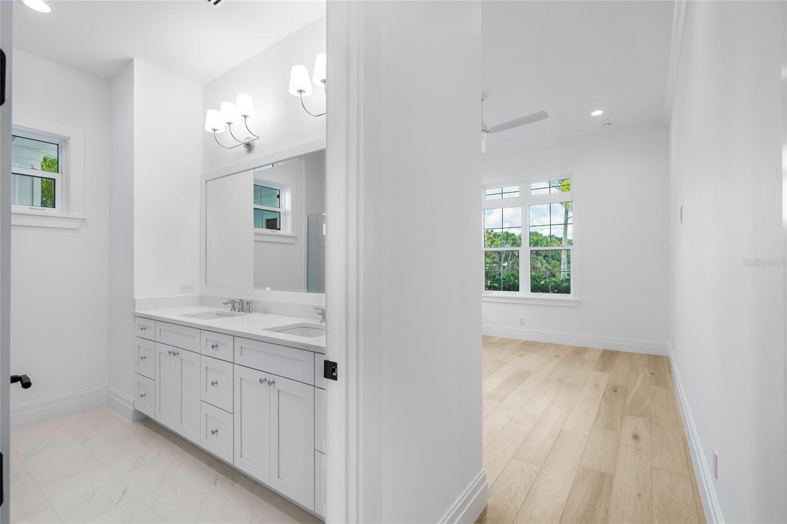 TB8436391 Property Photo