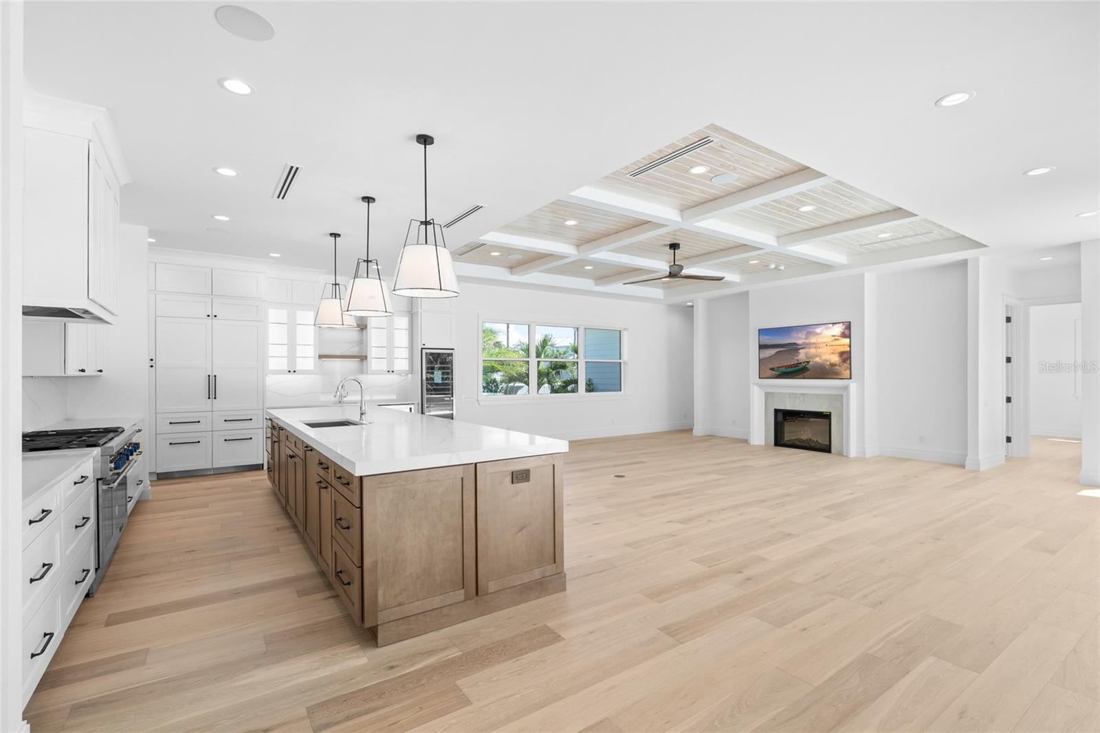 TB8436391 Property Photo