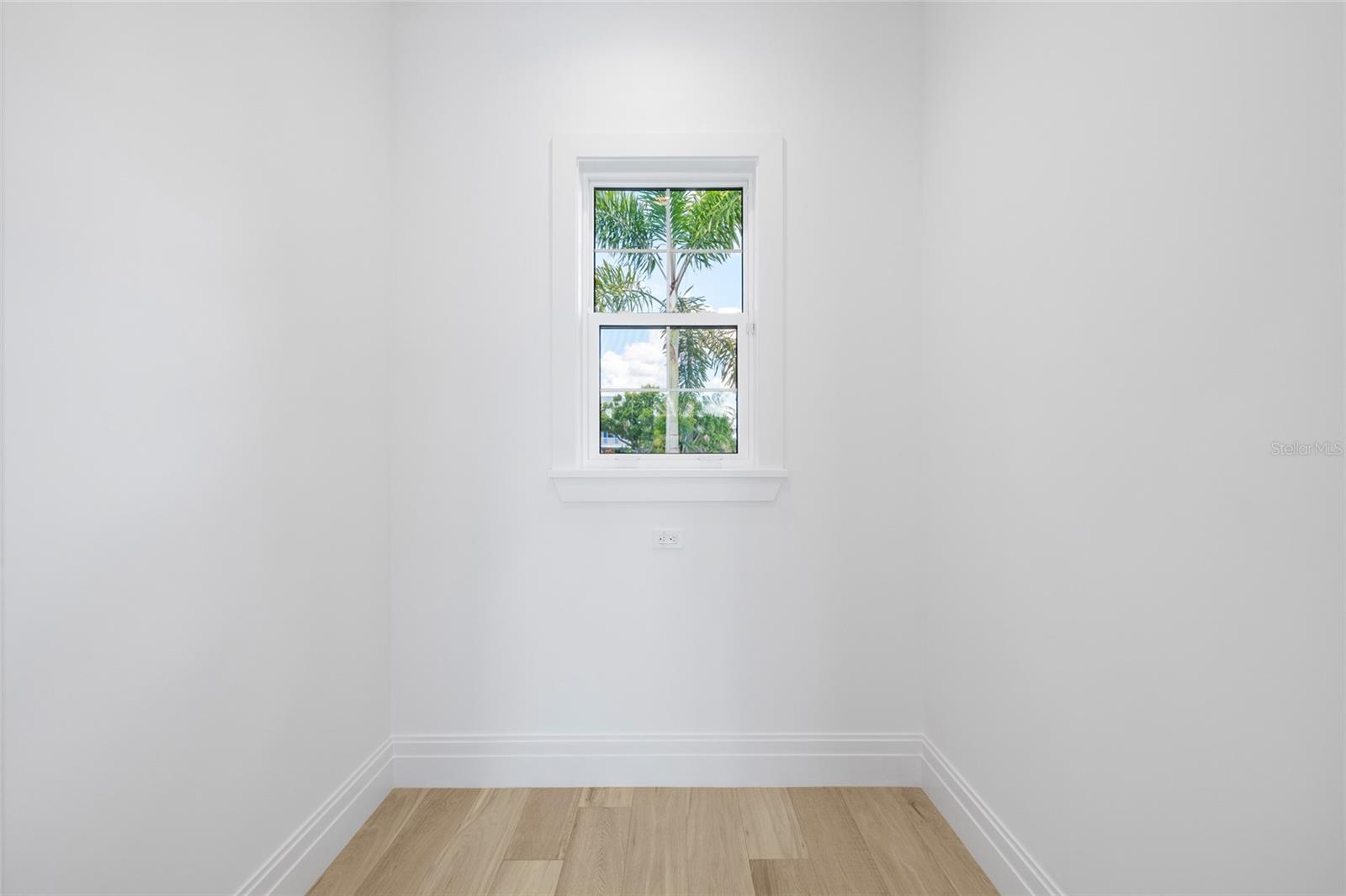 TB8436391 Property Photo