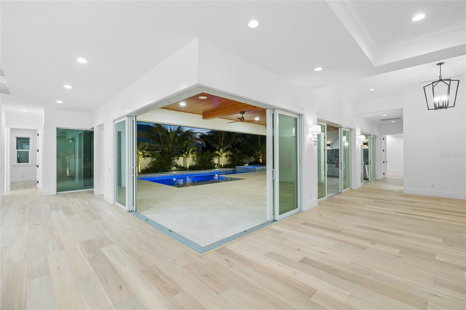 TB8436391 Property Photo