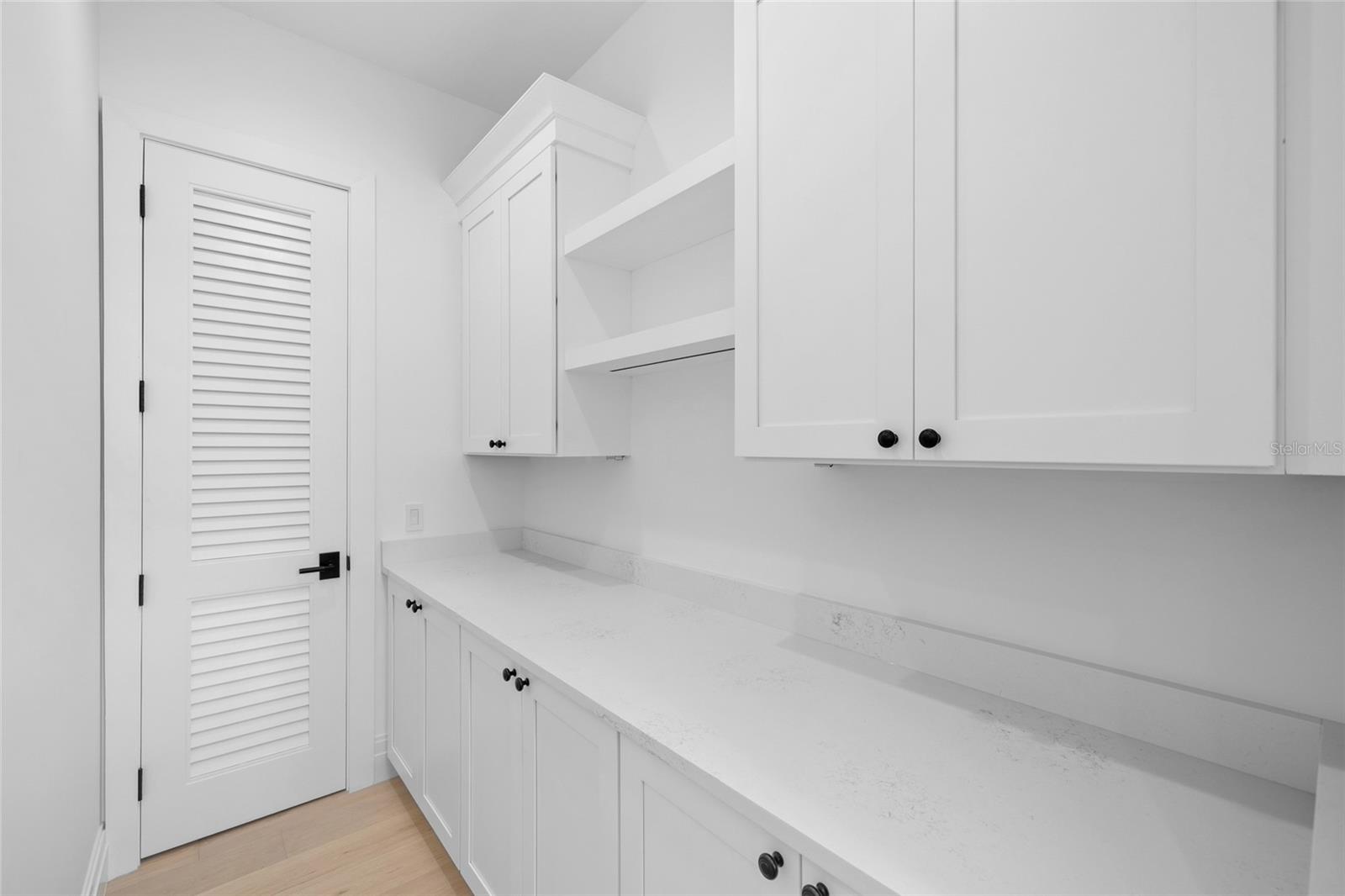 TB8436391 Property Photo