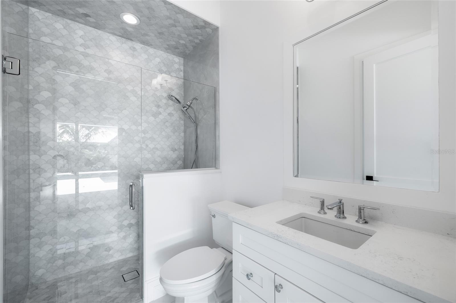 TB8436391 Property Photo