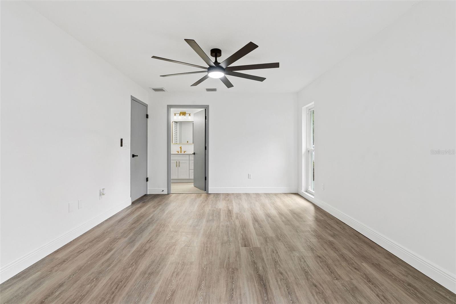 16118 OAKMANOR DR, TAMPA, FL, 33624