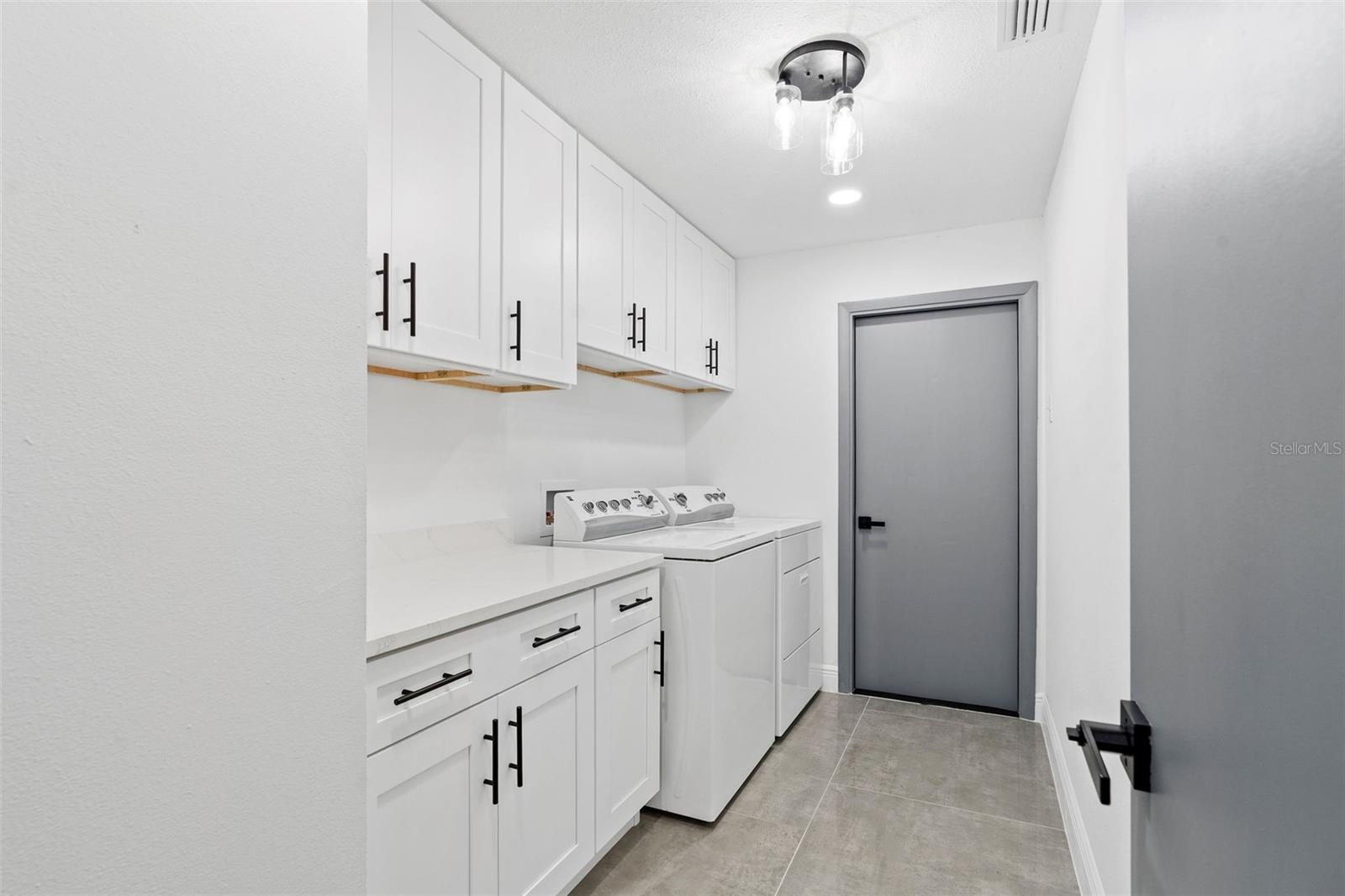 16118 OAKMANOR DR, TAMPA, FL, 33624