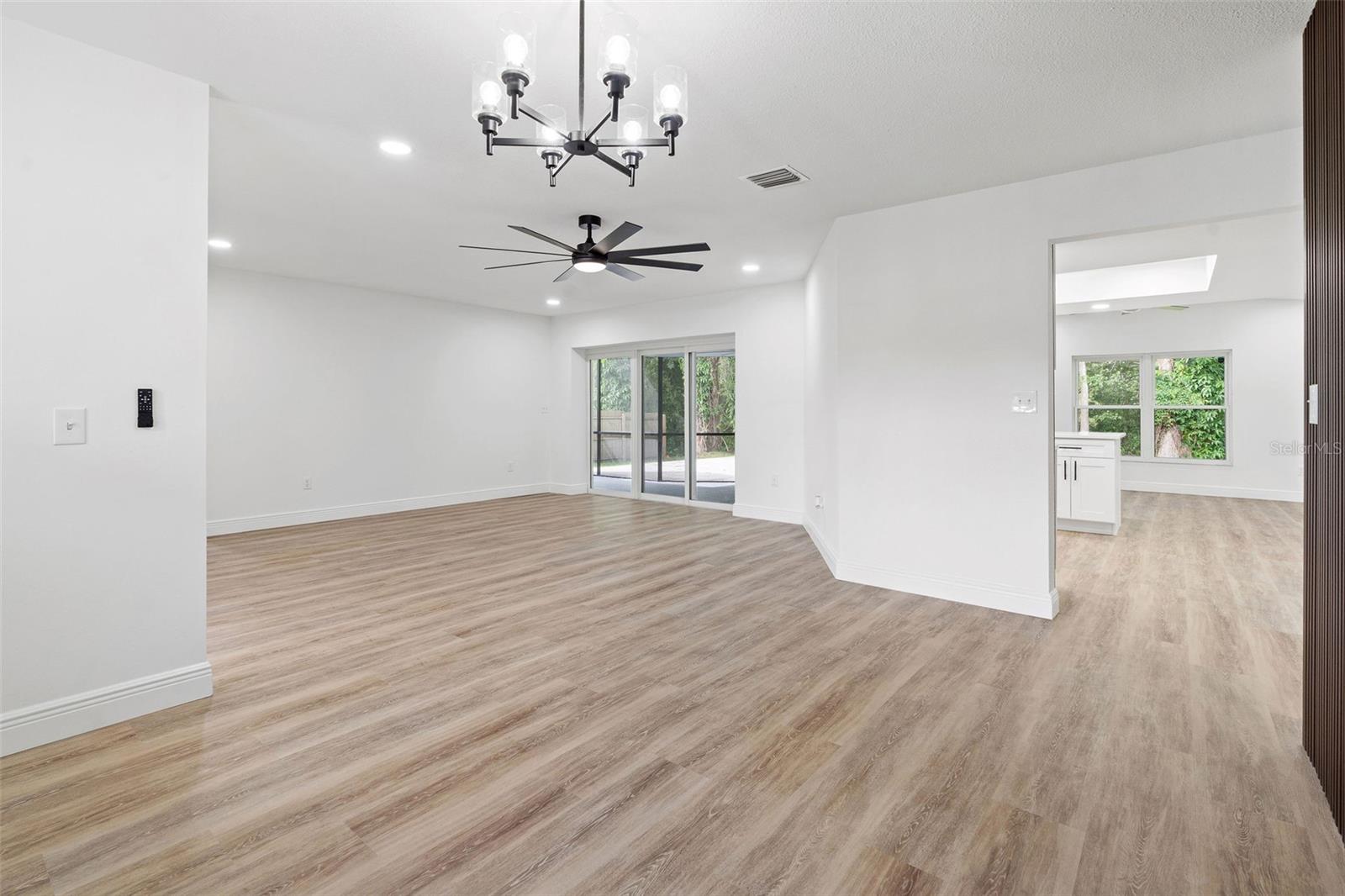 16118 OAKMANOR DR, TAMPA, FL, 33624