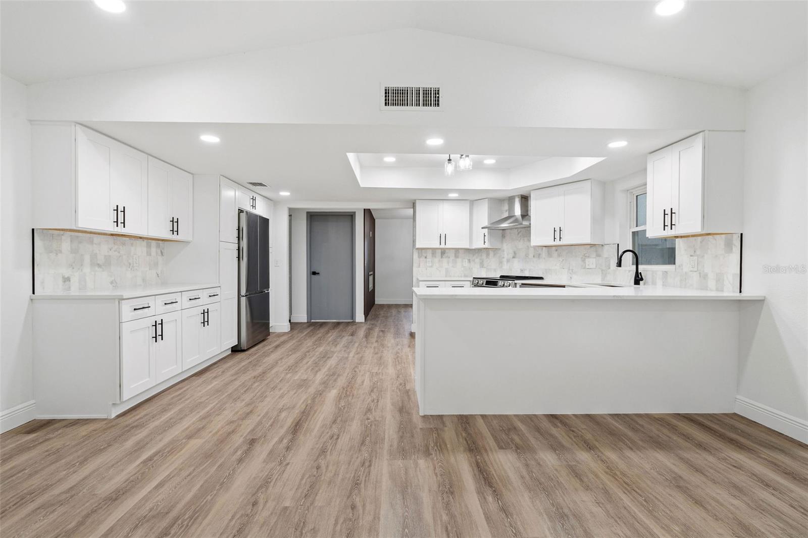 16118 OAKMANOR DR, TAMPA, FL, 33624