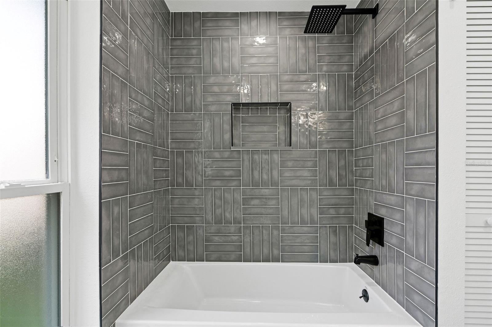 16118 OAKMANOR DR, TAMPA, FL, 33624