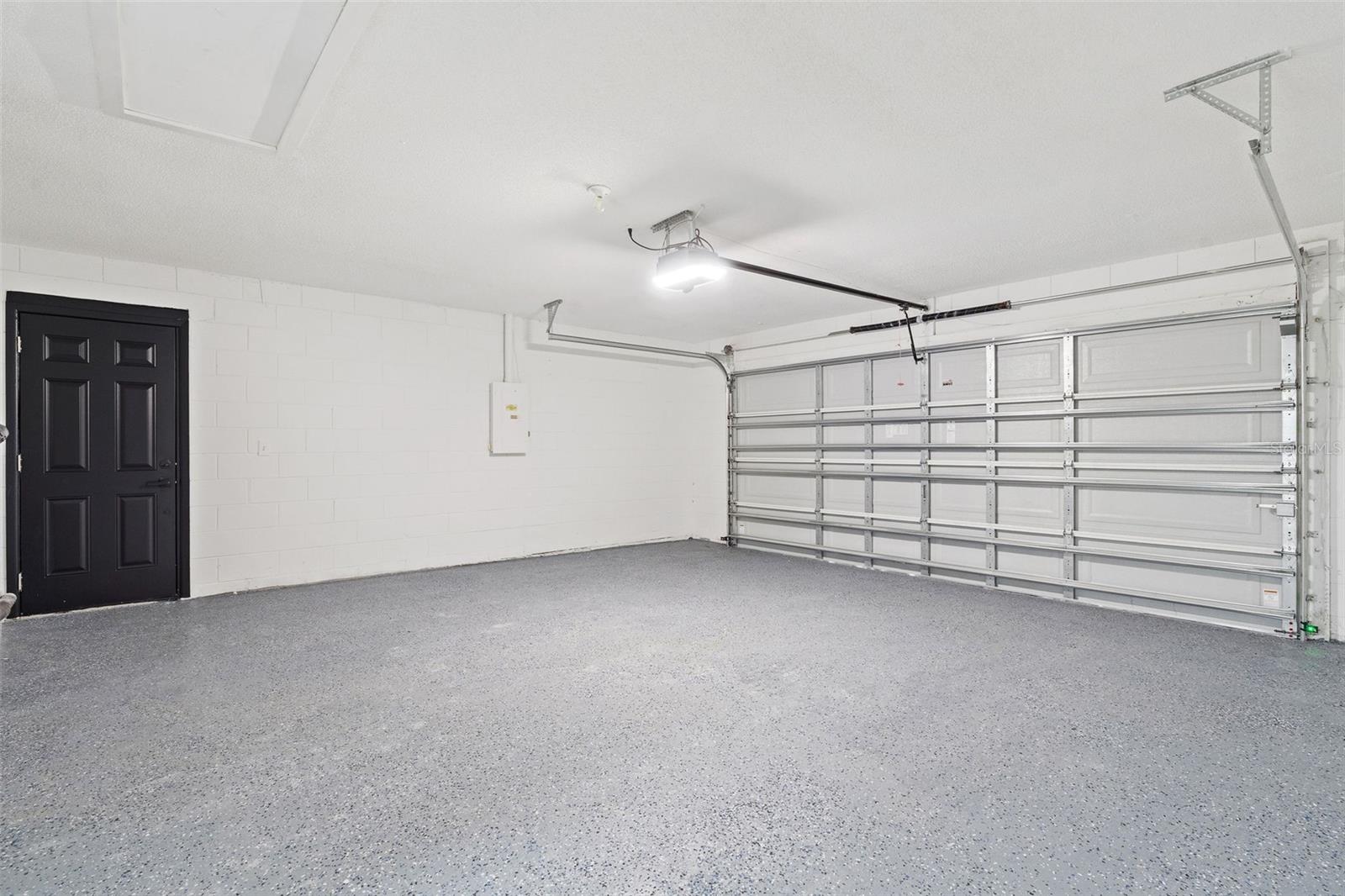 16118 OAKMANOR DR, TAMPA, FL, 33624