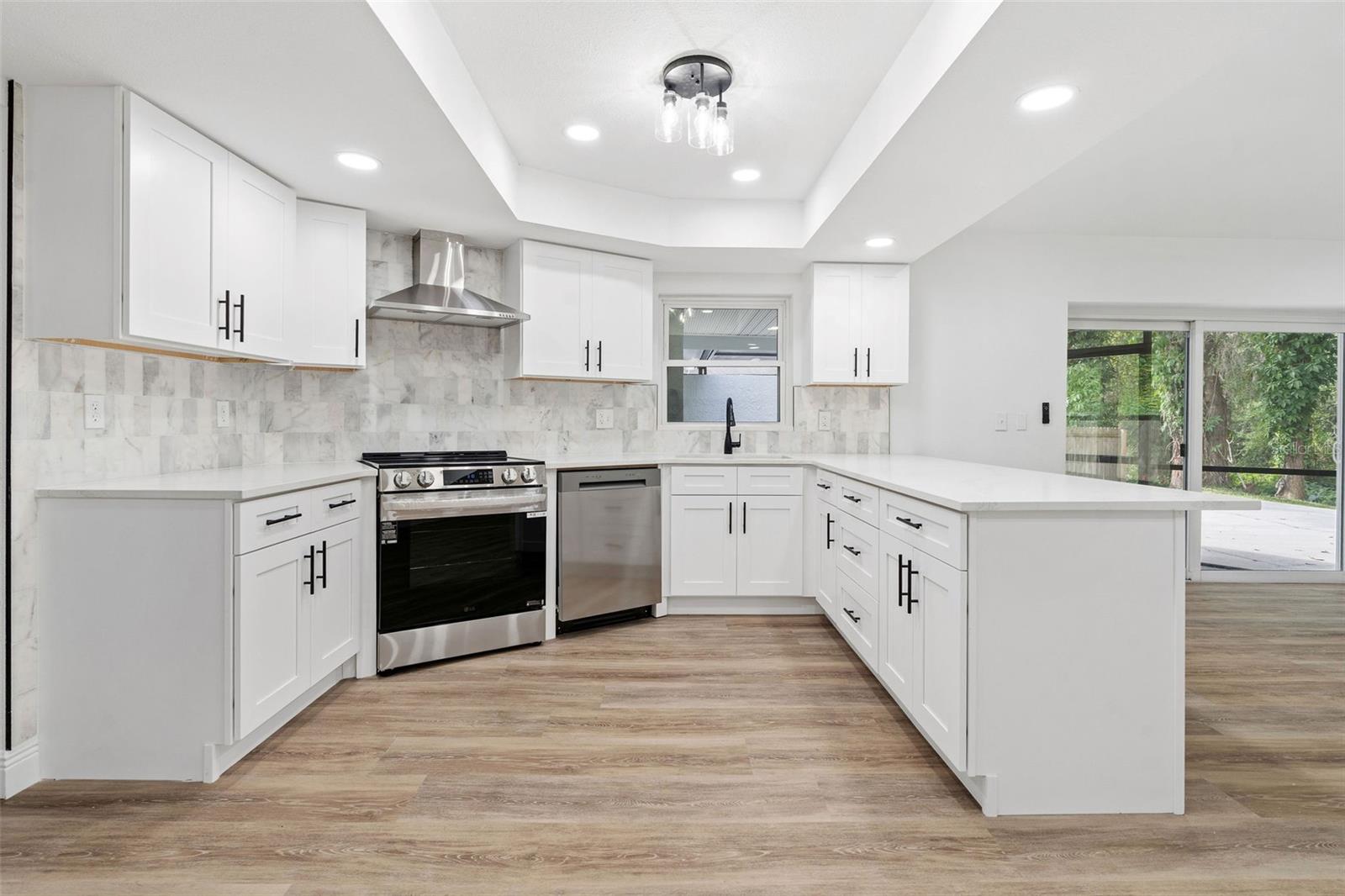 16118 OAKMANOR DR, TAMPA, FL, 33624