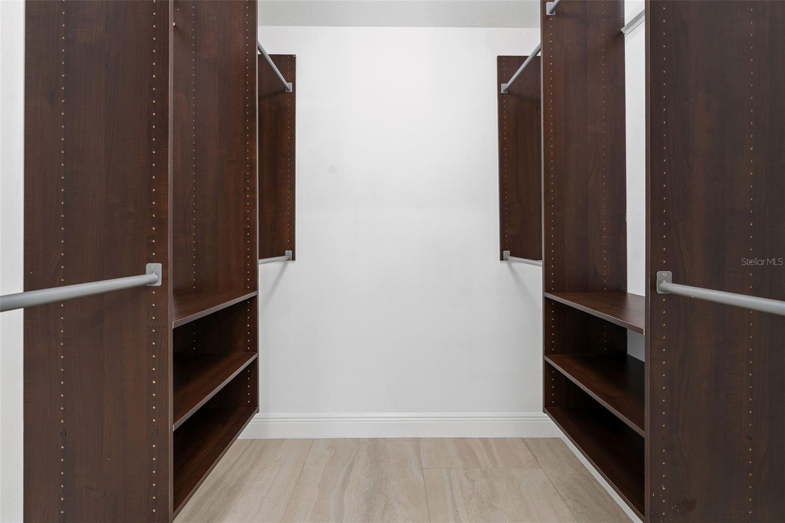 16118 OAKMANOR DR, TAMPA, FL, 33624