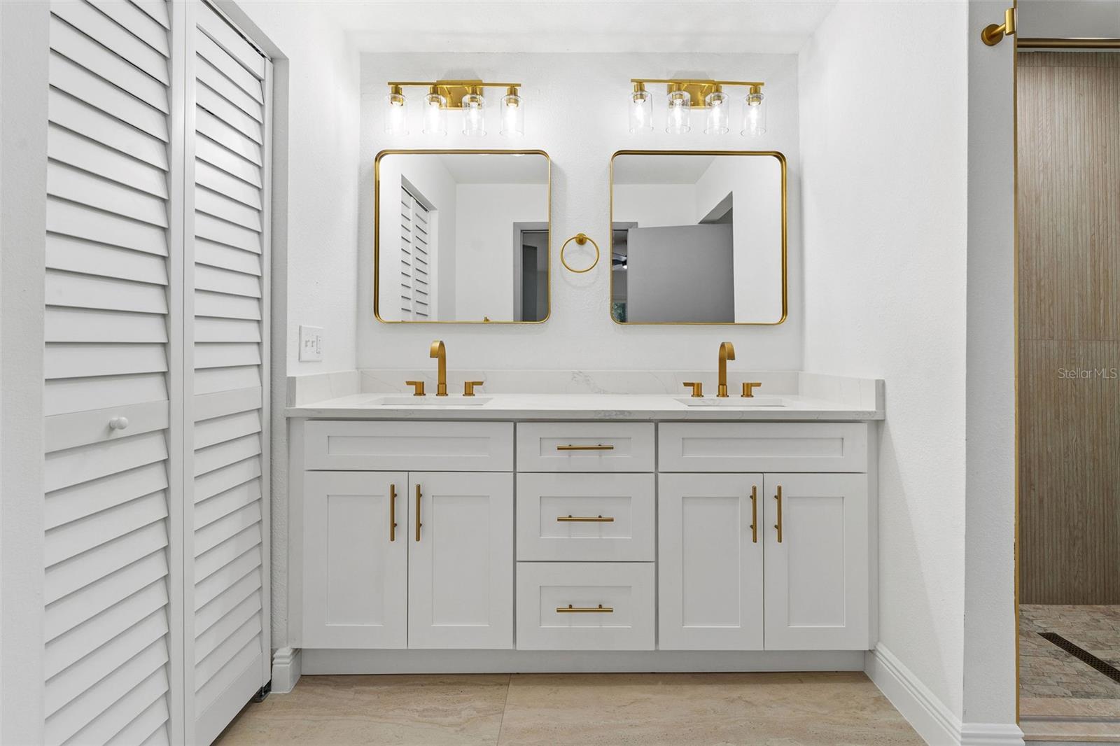 16118 OAKMANOR DR, TAMPA, FL, 33624