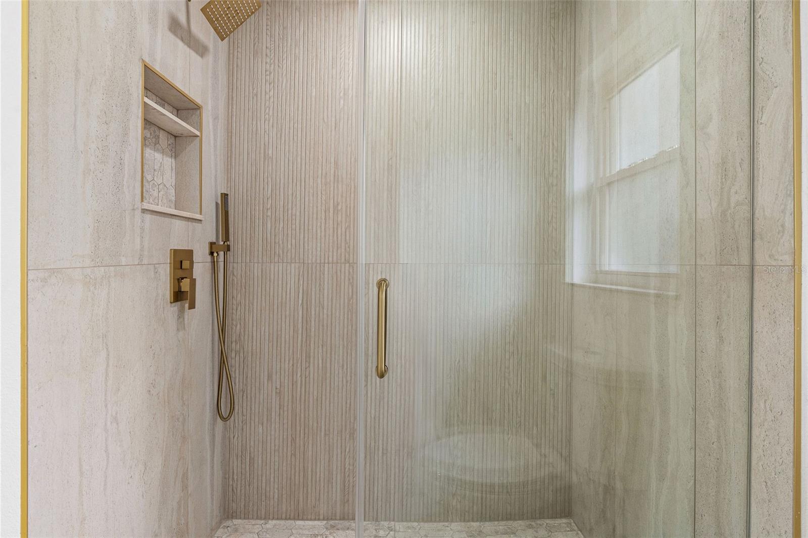 16118 OAKMANOR DR, TAMPA, FL, 33624