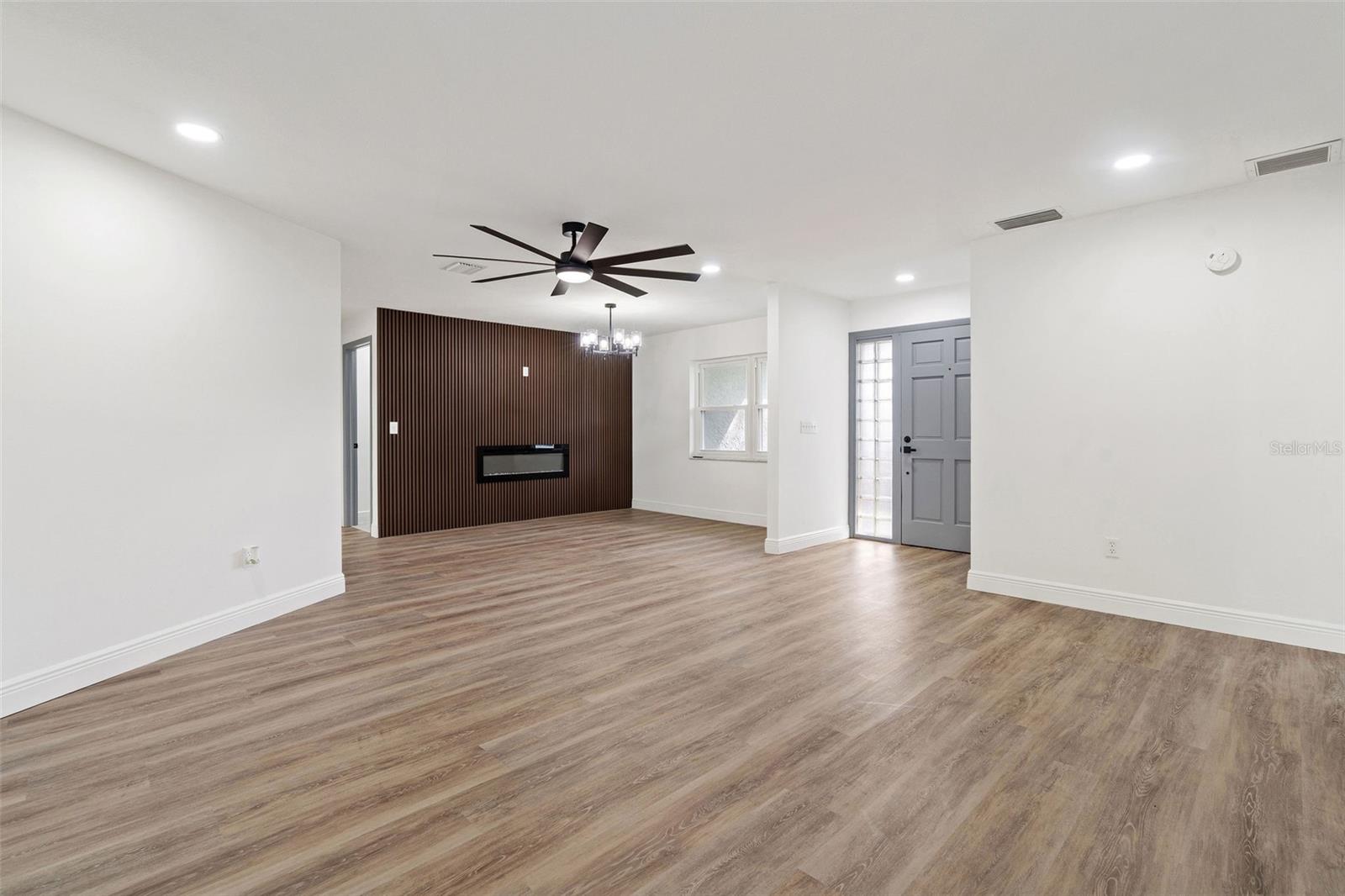 16118 OAKMANOR DR, TAMPA, FL, 33624