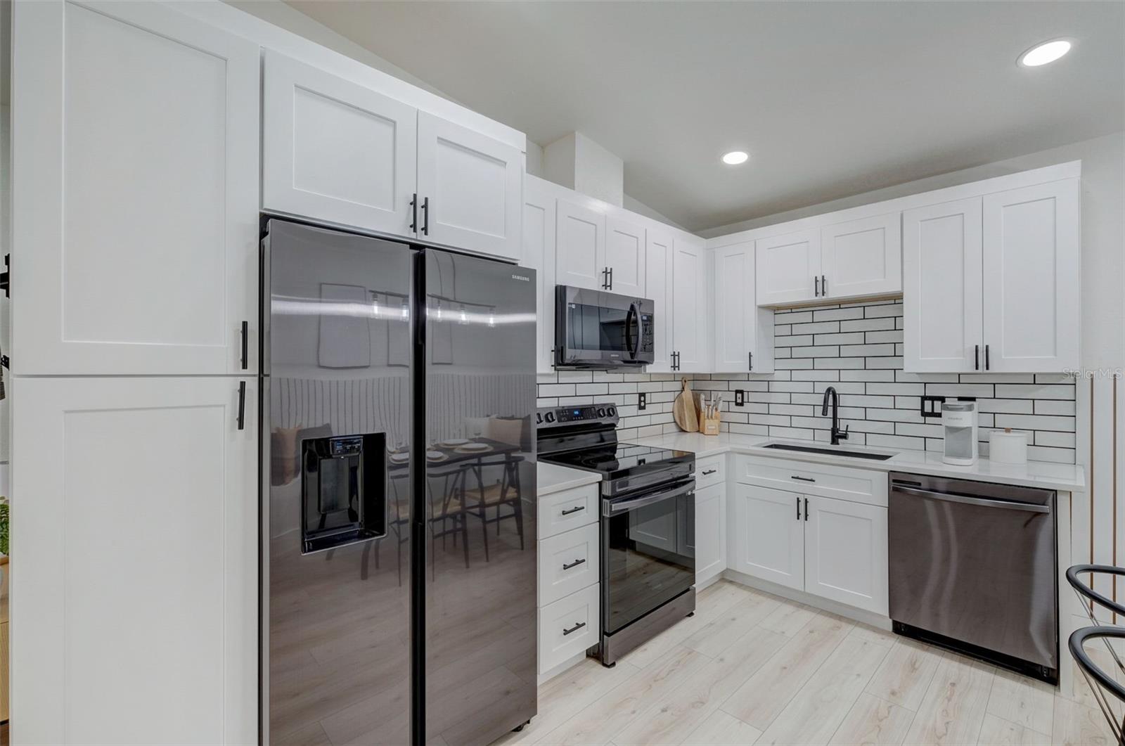 3030 ASHTON RD, SARASOTA, FL, 34231