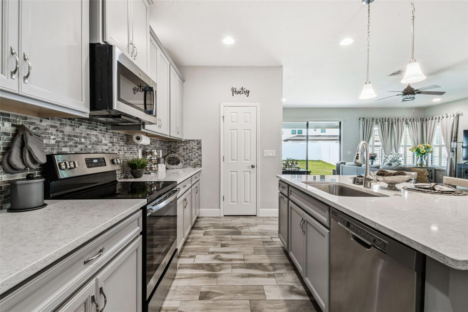 12826 SATIN LILY DR, RIVERVIEW, FL, 33579