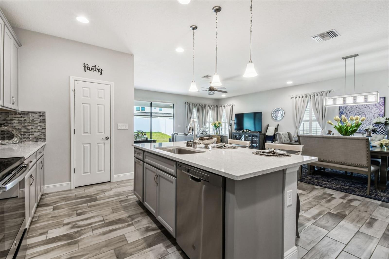 12826 SATIN LILY DR, RIVERVIEW, FL, 33579