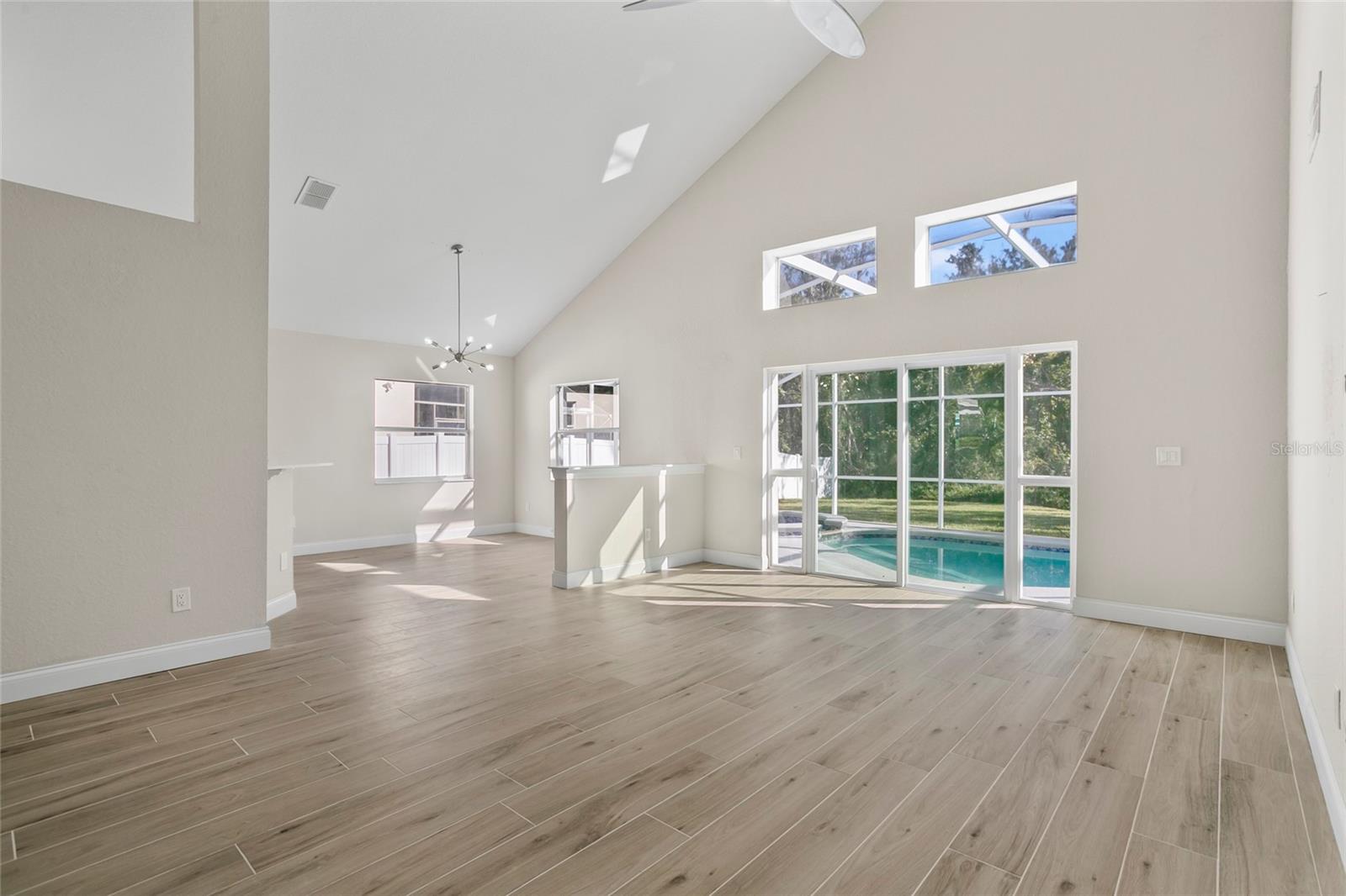 214 PINEWOOD DR, DAVENPORT, FL, 33896