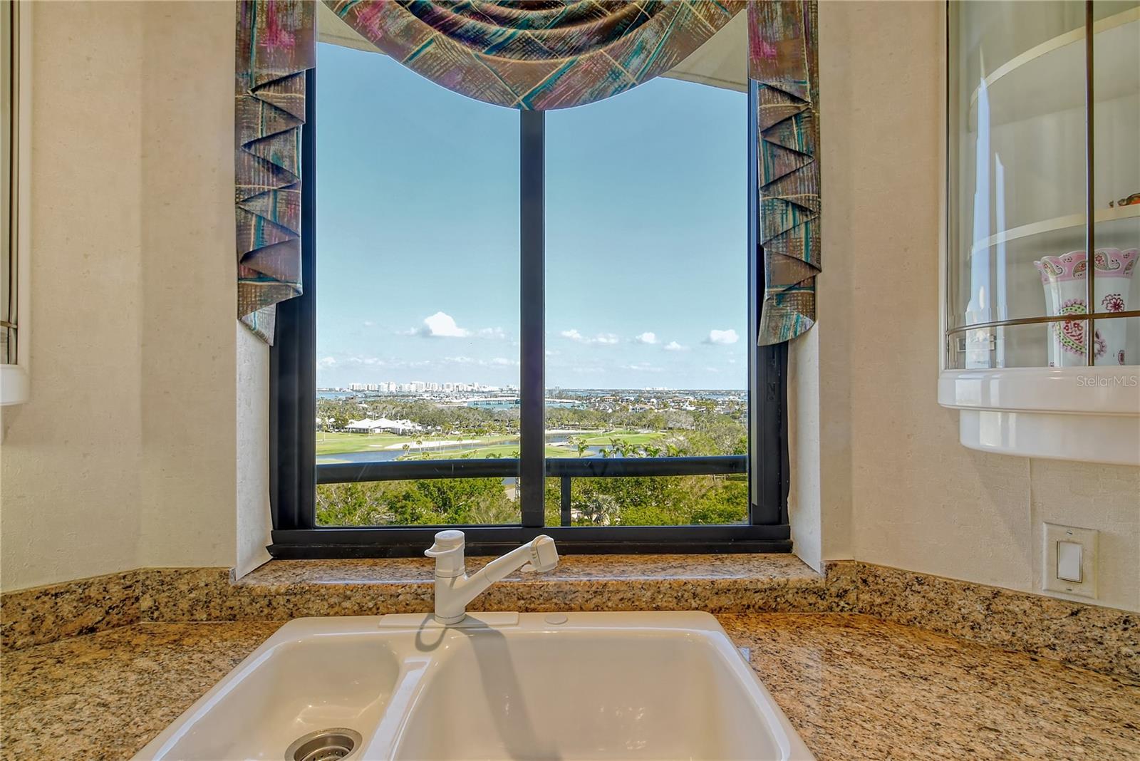 A4668015 Property Photo