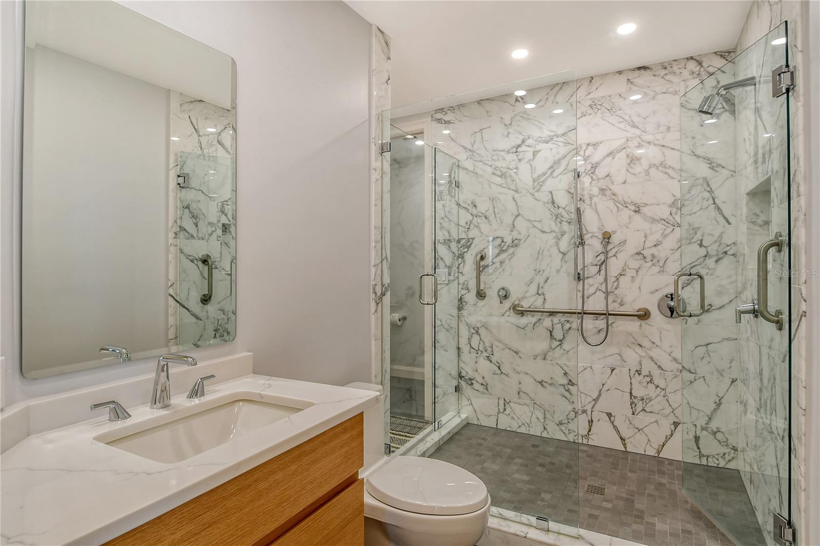 A4668015 Property Photo